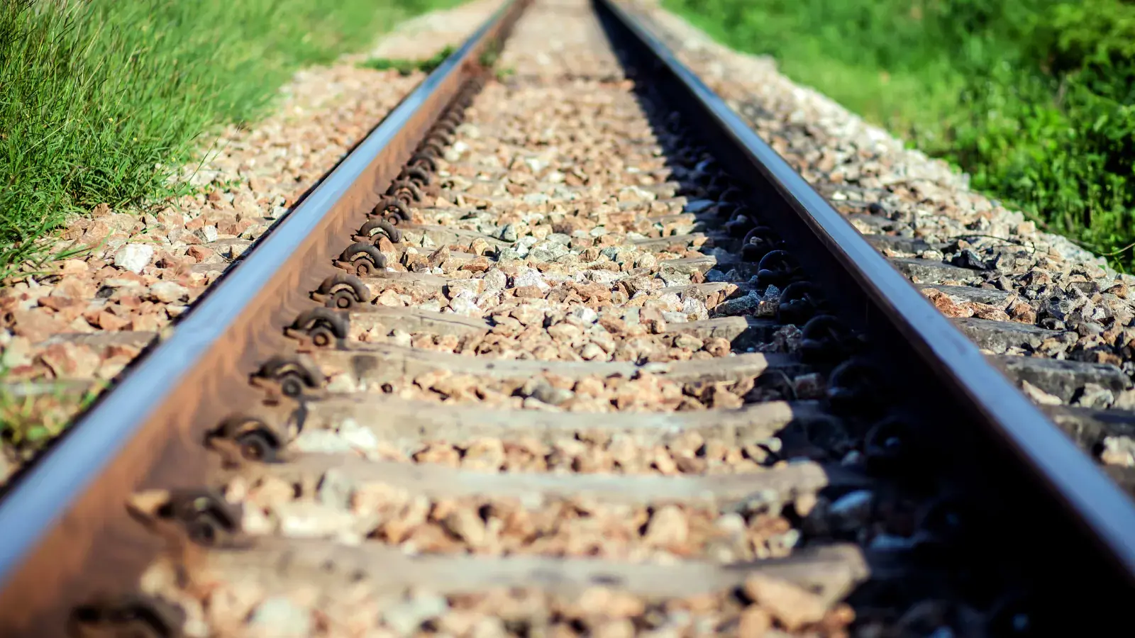 Image of train tracks